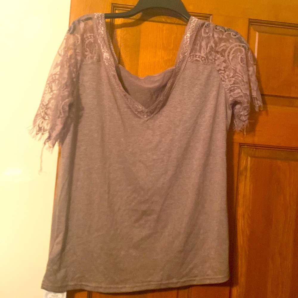 Medium Floral Blooming Top
